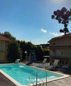 Pousada com Piscina