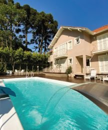 Pousada com Piscina